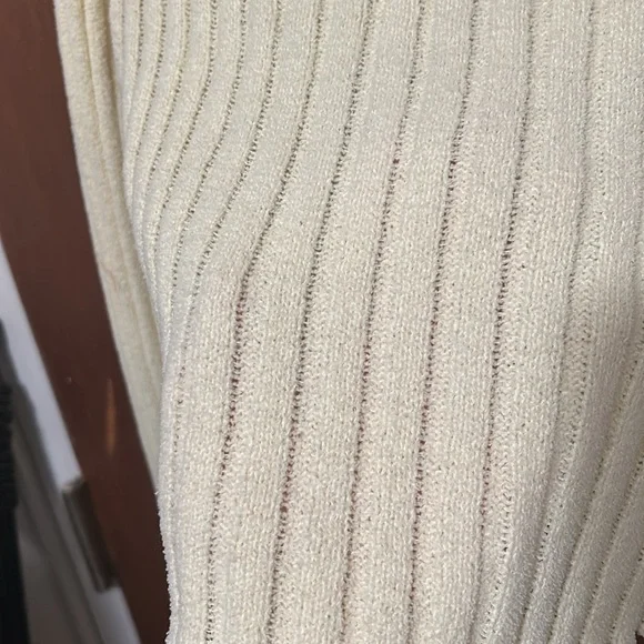 Garage Cropped Sweater - Picture 2 of 5